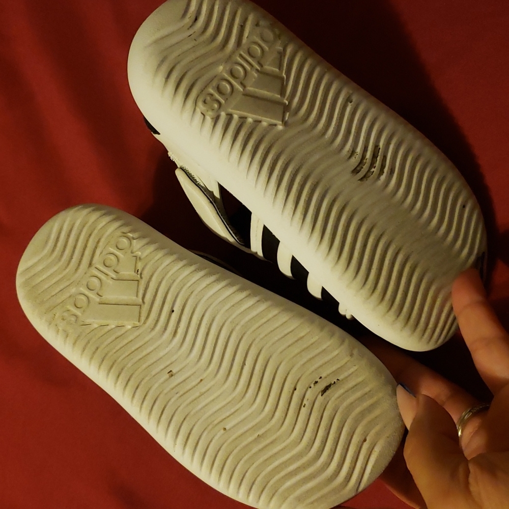 Adidas - Picture 3 of 5
